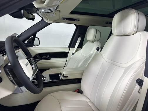 2025 Land Rover Range Rover P400 SE