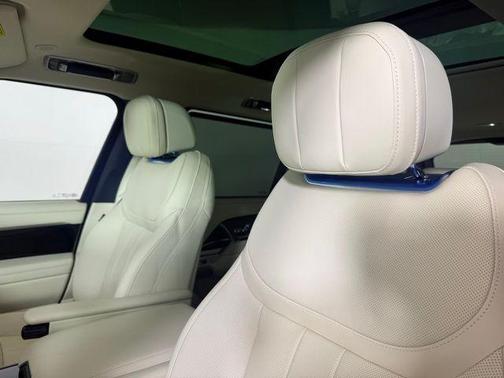 2025 Land Rover Range Rover P400 SE 7 Seat