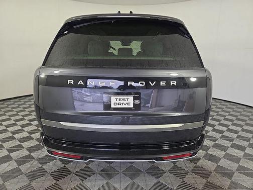 Carpathian Grey 2026 Land Rover Range Rover P400 SE