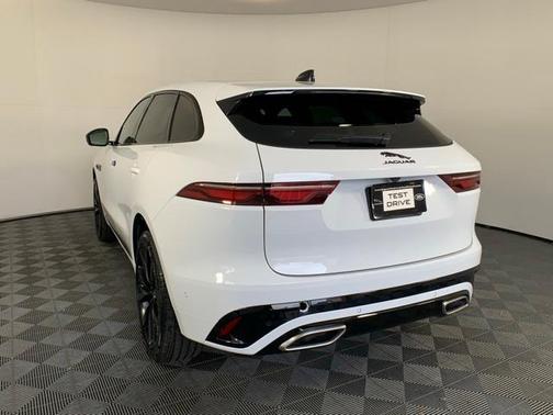 2024 Jaguar F-PACE P400 R-Dynamic S