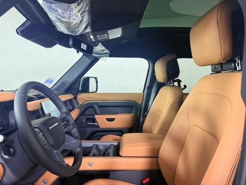 2025 Land Rover Defender P500 X-Dynamic SE