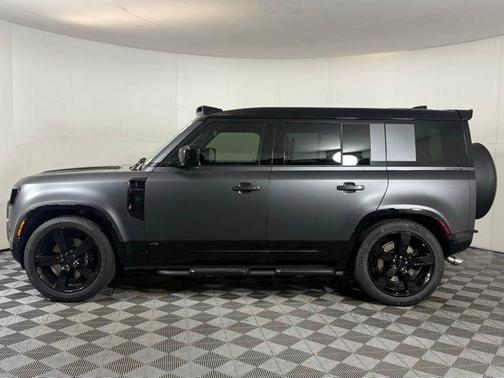 2026 Land Rover Defender 110 V8