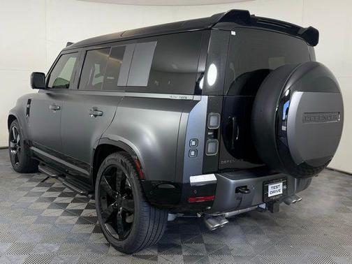 2026 Land Rover Defender 110 V8