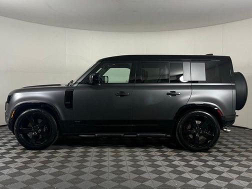 2026 Land Rover Defender 110 V8