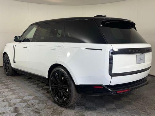 2026 Land Rover Range Rover SE