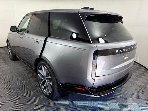 2025 Land Rover Range Rover P530 SE