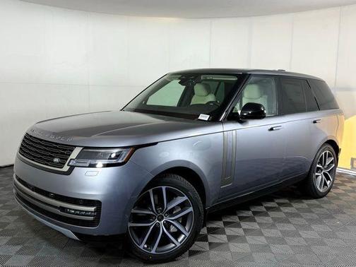 2025 Land Rover Range Rover P530 SE