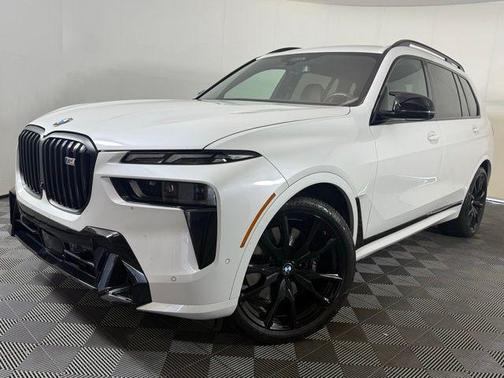 2023 BMW X7 M60i