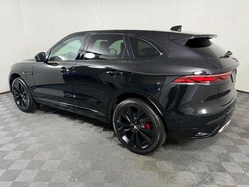 2026 Jaguar F-PACE P400 R-Dynamic S