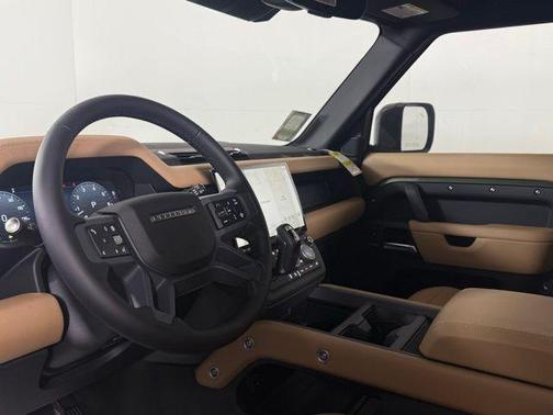 2026 Land Rover Defender 130 X-Dynamic SE