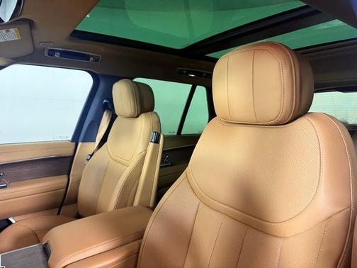 2025 Land Rover Range Rover P550e SE