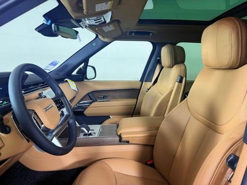 2025 Land Rover Range Rover P550e SE