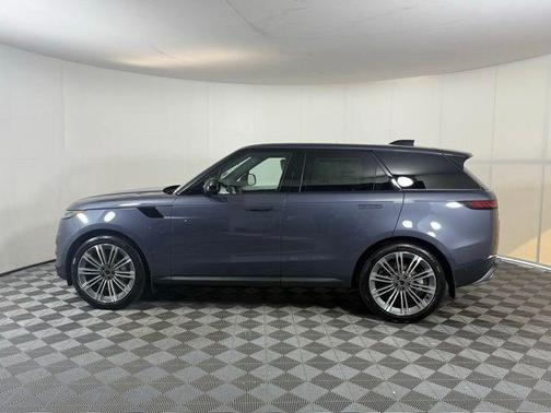 2025 Land Rover Range Rover Sport P360 SE