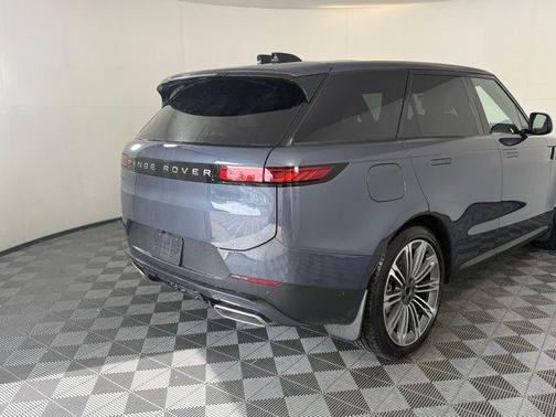 2025 Land Rover Range Rover Sport P360 SE