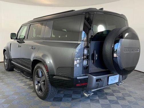 2025 Land Rover Defender P500 V8