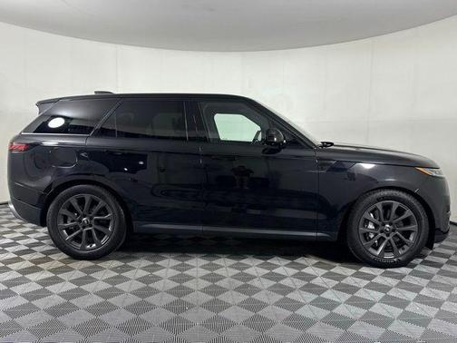 2024 Land Rover Range Rover Sport SE