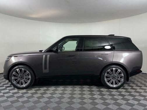 2025 Land Rover Range Rover P530 SE