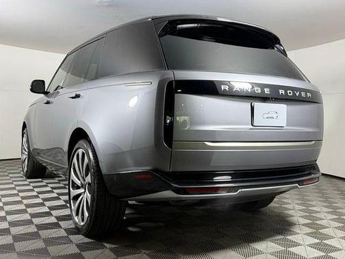 Eiger Grey 2026 Land Rover Range Rover P400 SE