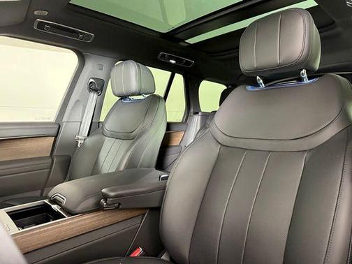 Eiger Grey 2026 Land Rover Range Rover P400 SE