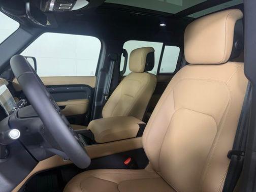 2026 Land Rover Defender 110 X-Dynamic SE