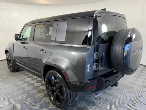 2025 Land Rover Defender P525 V8