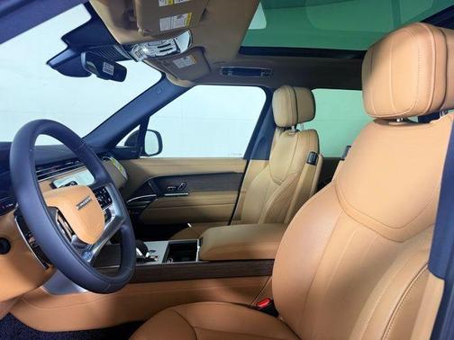 2025 Land Rover Range Rover P550e SE