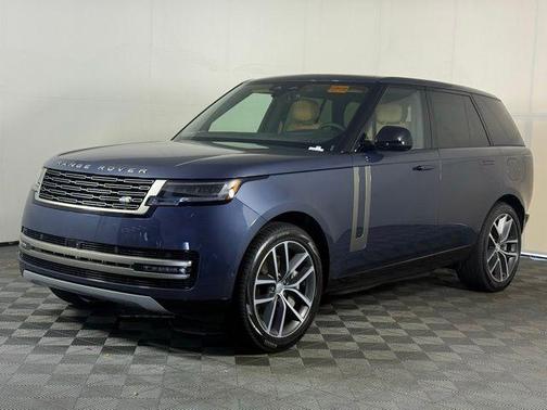 2025 Land Rover Range Rover P550e SE