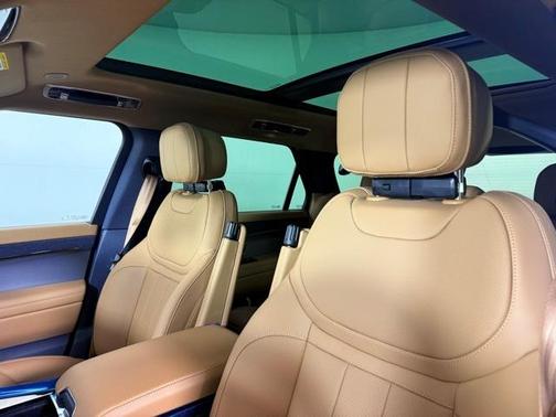 2025 Land Rover Range Rover Sport P360 SE
