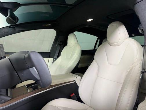 2022 Tesla Model X Base