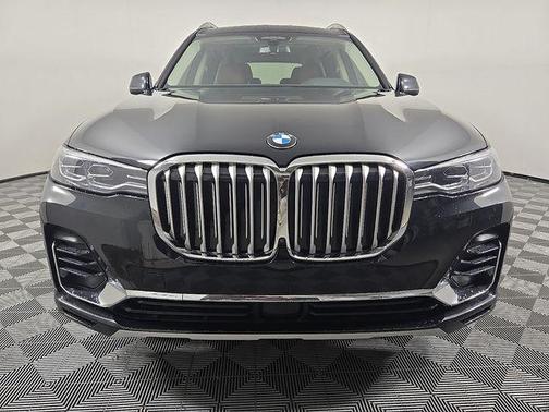 Black Sapphire Metallic 2021 BMW X7 xDrive40i