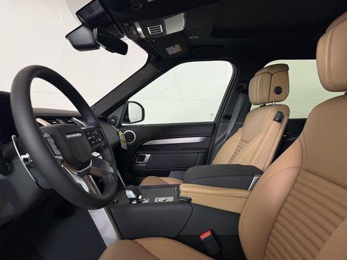 2026 Land Rover Discovery Dynamic SE