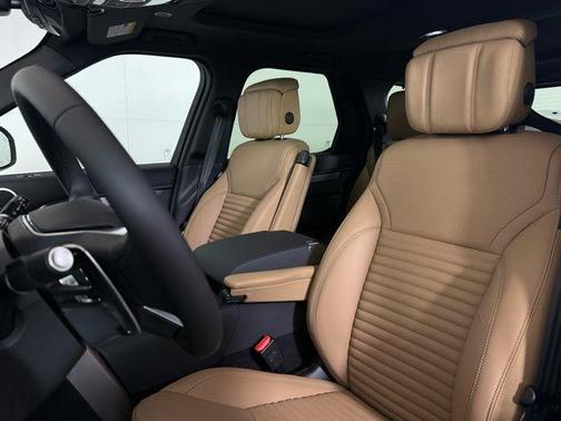 2026 Land Rover Discovery Dynamic SE