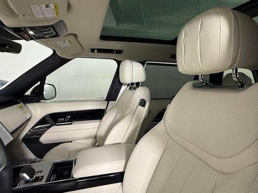 2025 Land Rover Range Rover P530 SE 7 Seat