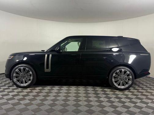 2025 Land Rover Range Rover P530 SE 7 Seat