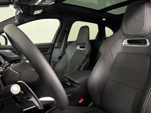 2026 Jaguar F-PACE P400 R-Dynamic S