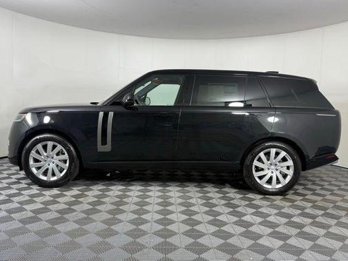 2025 Land Rover Range Rover P400 SE 7 Seat