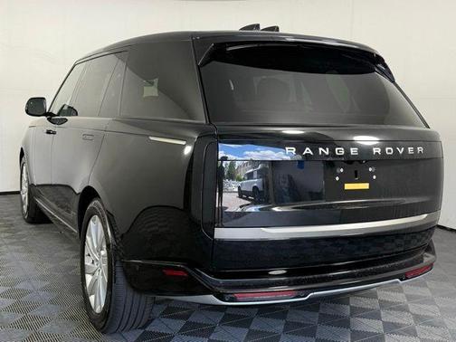 2025 Land Rover Range Rover P400 SE 7 Seat