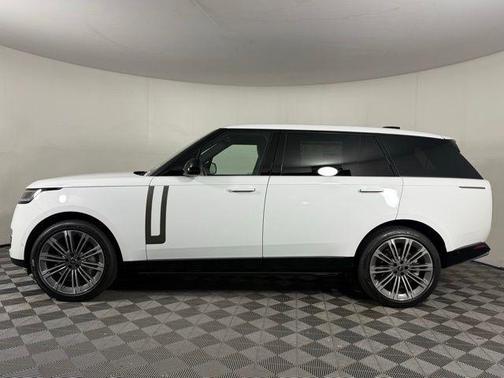 2025 Land Rover Range Rover P530 SE 7 Seat