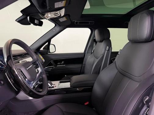 2025 Land Rover Range Rover P400 SE