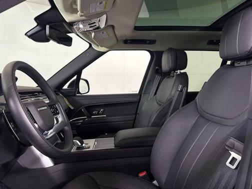 2026 Land Rover Range Rover SE