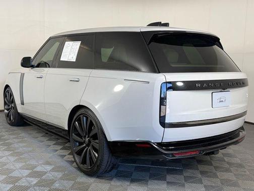 2025 Land Rover Range Rover P615 SV