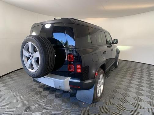 2025 Land Rover Defender P300