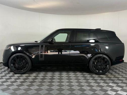2026 Land Rover Range Rover P530 SE