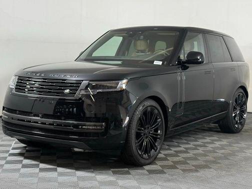 2026 Land Rover Range Rover P530 SE