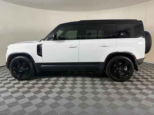 2023 Land Rover Defender 110 SE