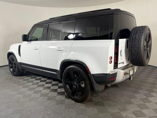 2023 Land Rover Defender 110 SE