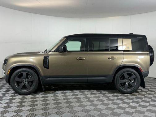 2024 Land Rover Defender P500 SE