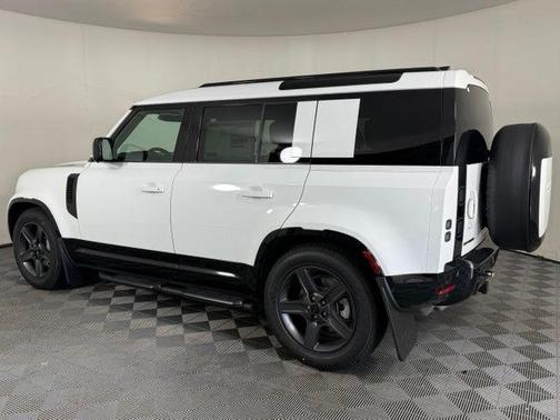 Fuji White 2026 Land Rover Defender P400 X-Dynamic SE