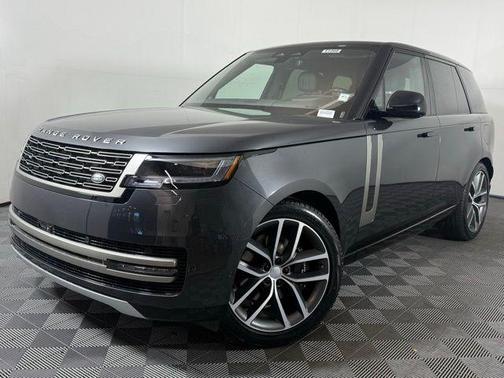 2025 Land Rover Range Rover P550e SE