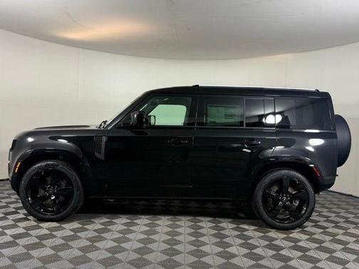 2025 Land Rover Defender P400 X-Dynamic SE